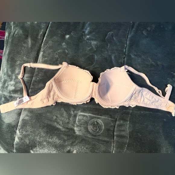2/$20 🍭 Frederick’s of Hollywood Lace Bra (36C) Nude - Picture 4 of 7